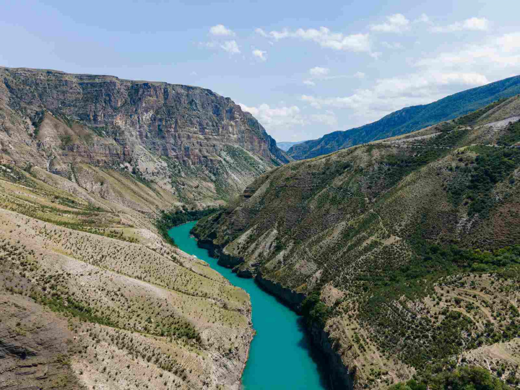 drone-flight-sulak-canyon-long-blue-river-with-boats-boats-with-tourists-summer (1).jpg drone-flight-sulak-canyon-long-blue-river-with-boats-boats-with-tourists-summer (1).jpg